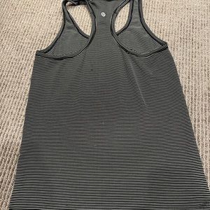 LULULEMON swiftly tech tank in hyper stripe size 6